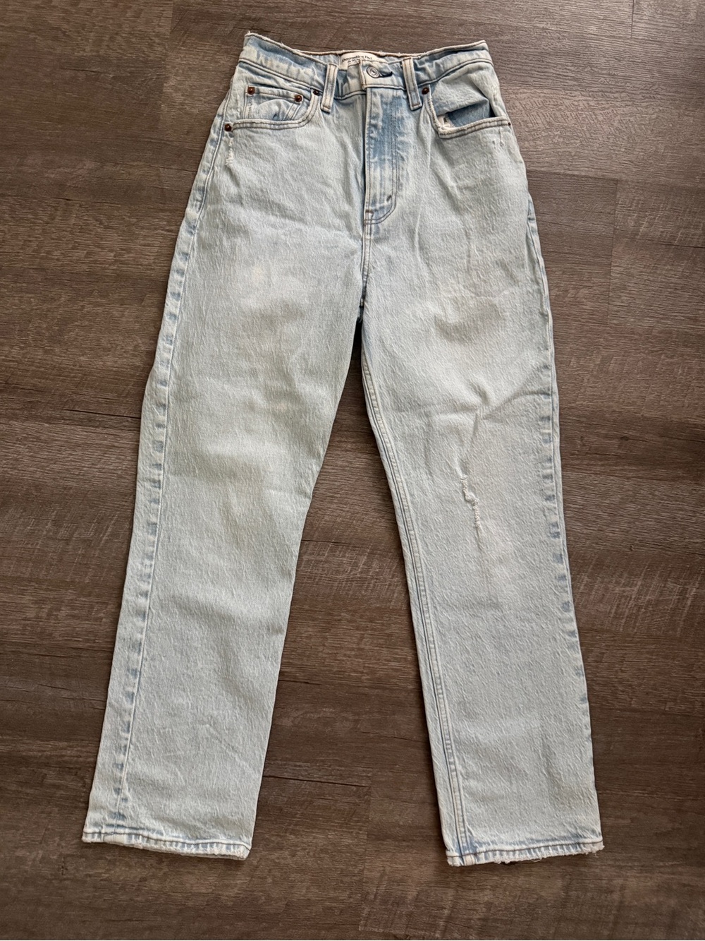Like new Abercrombie 90s Straight Curve Love Ultra High Rise jeans